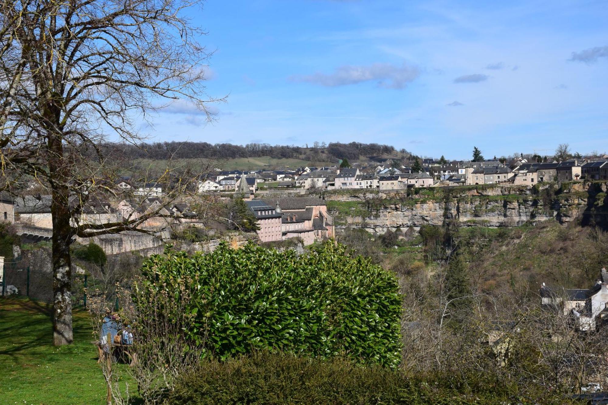 Gite Du Portalet Bozouls Exterior foto
