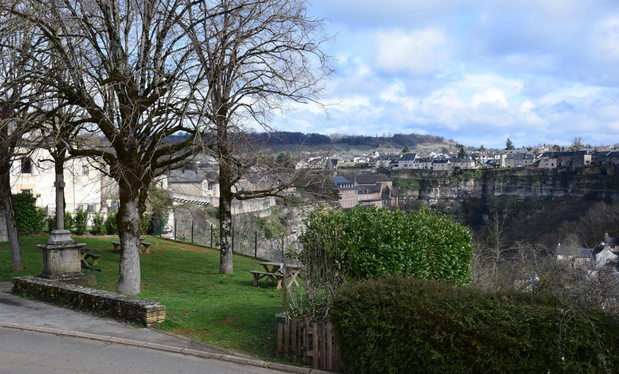 Gite Du Portalet Bozouls Exterior foto