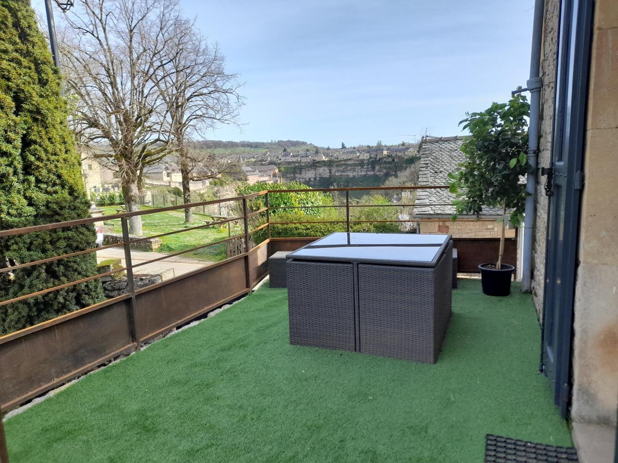Gite Du Portalet Bozouls Exterior foto